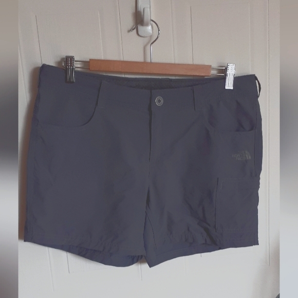 The North Face, womens shorts, size 10 - Picture 1 of 6
